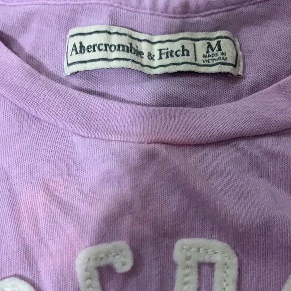 Two shirts a basic t - Picture 5 of 5